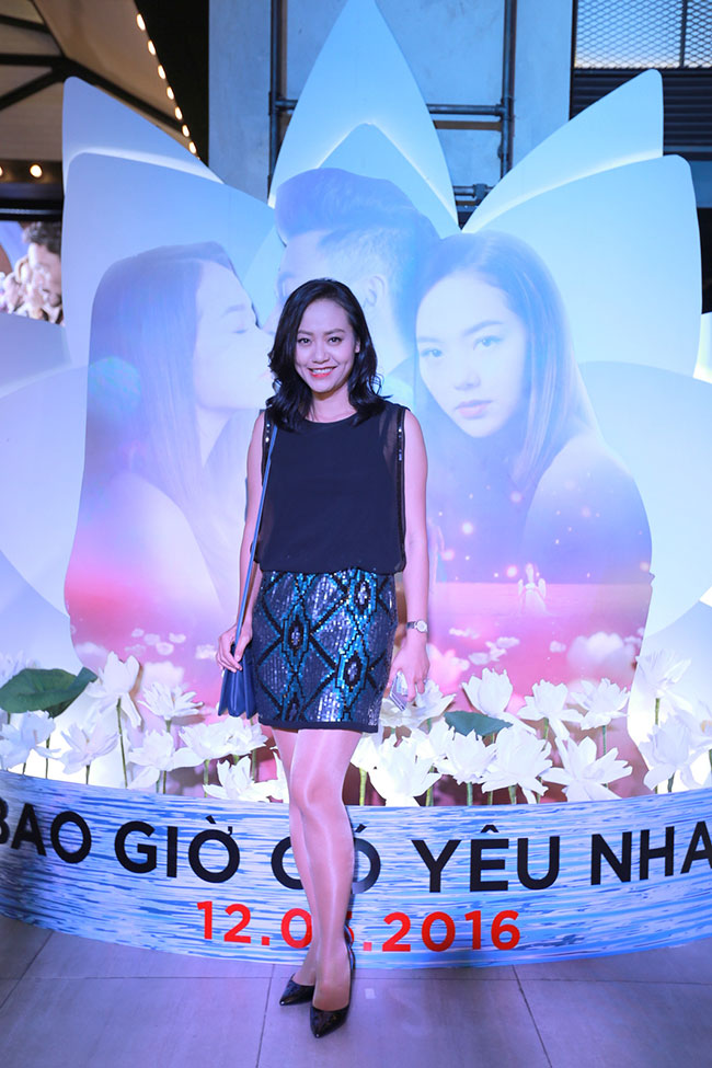 Ngay sau buổi công chiếu, rất nhiều nghệ sĩ, nhà phê bình bày tỏ sự xúc động: Ngay sau buổi công chiếu, rất nhiều nghệ sĩ, nhà phê bình bày tỏ sự xúc động.