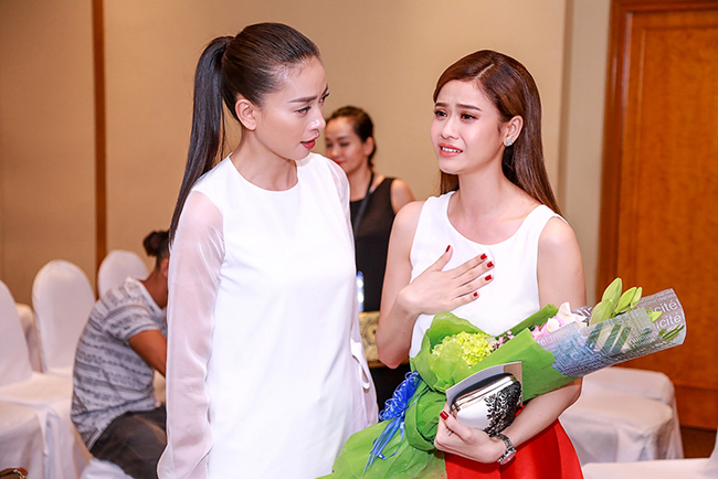 Tôi quặn lòng khi chứng kiến những em bé, nhà quá nghèo trong khi bệnh tình lại nan ý, đòi hỏi chi phí chữa trị lớn. Chính vì vậy, tôi đã đồng ý tham dự chương trình vì muốn chung tay giúp đỡ các em- Trương Quỳnh Anh nói.