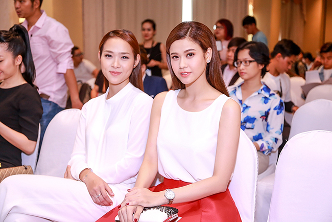  Cả hai hiện đều là mẹ một con. 