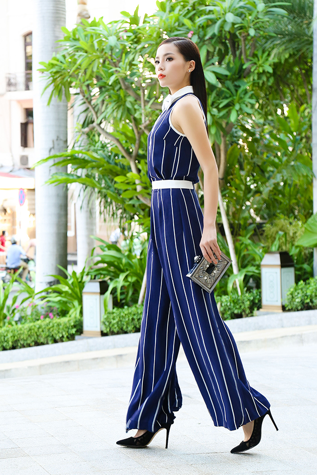 Kỳ Duyên cũng học hỏi thêm về kỹ năng cat walk.