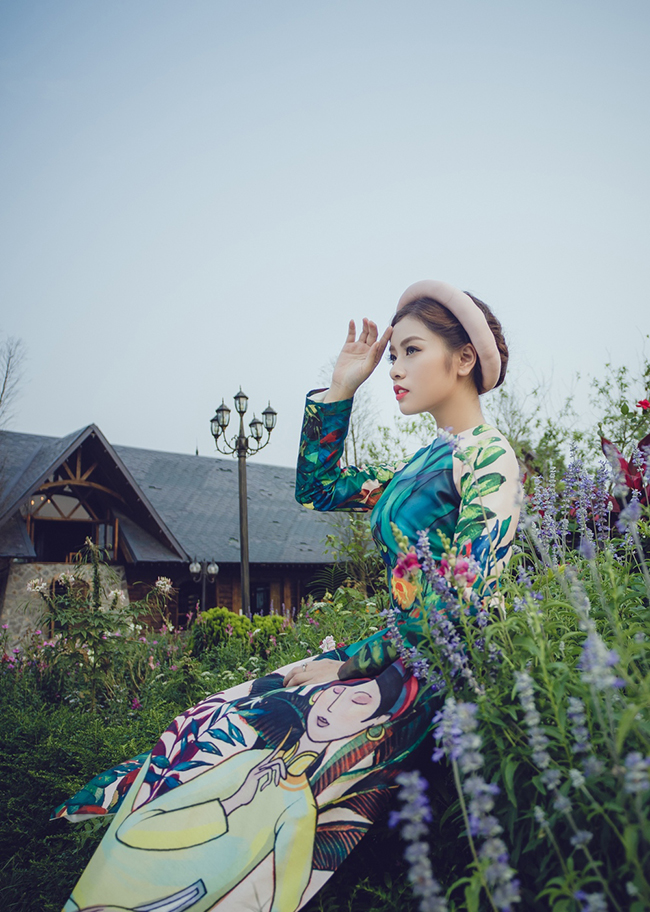 Với ngoại hình trong trẻo và sáng sân khấu, từng được mệnh danh là hot girl Sao Mai, Thu Hằng được kì vọng sẽ là một nhân tố mới trong dòng nhạc dân gian nói riêng cũng như làng nhạc Việt nói chung.