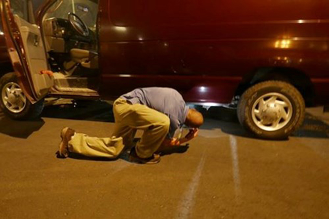Đặc vụ Mỹ kiểm tra an ninh để đón Tổng thống Obama. 