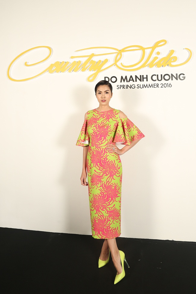 Thảm đỏ của show diễn Countryside - Cảm hứng đồng quê chào đón nhiều tên tuổi hàng  đầu của làng giải trí Việt Nam.