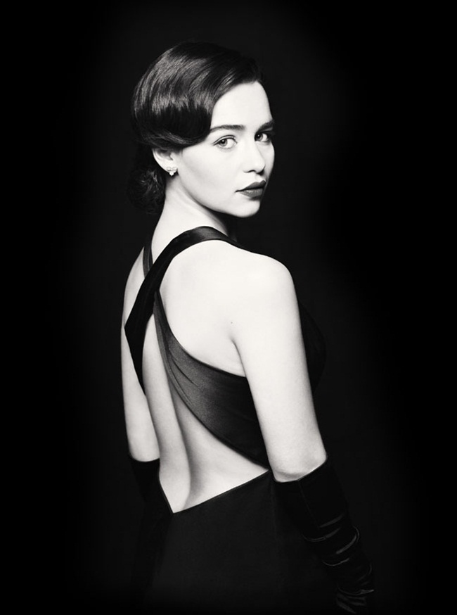 Trước khi đến với Me Before You, Emilia được biết đến với vai diễn Daenerys Targaryen trong Game of Thrones và nhận được 2 đề cử cho Nữ diễn viên phụ xuất sắc vào 2 năm 2013 và 2015.