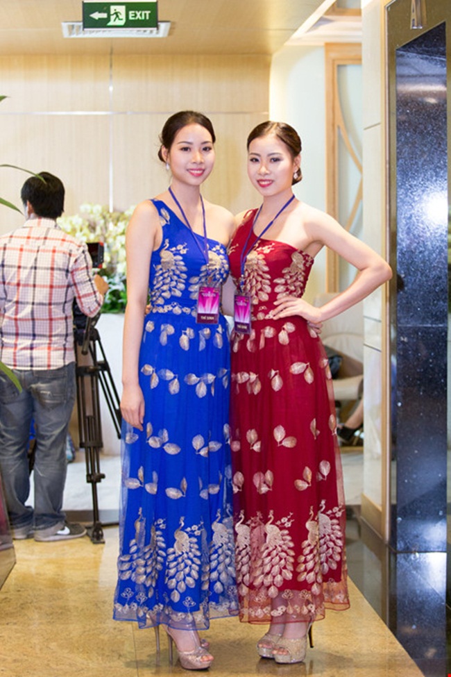 Trần Minh Như Hoa: Cô tham gia cuộc thi cùng với chị gái song sinh Như Ngọc. Tuy nhiên, chỉ mình Như Hoa (áo xanh) được chọn vào vòng chung khảo. Như Hoa có lợi thế về chiều cao và vóc dáng hơn.
