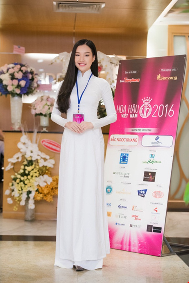 Lê Trần Ngọc Trân: Đây là thí sinh được tuyển thẳng vào vòng chung khảo phía Nam với danh hiệu Người đẹp du lịch Huế. Cô sinh năm 1995, hiện là sinh viên ĐH khoa học Huế. Ngọc Trân mang vẻ đẹp đặc trưng của người con gái Huế. 