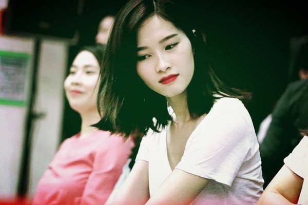 Cách đây không lâu, Thu Thảo tự đăng ảnh của mình với khuôn mặt gầy gò vì mất ngủ. Đây là một trong những khoảnh khắc xấu hiếm hoi của Thu Thảo. Tuy nhiên, nhiều người cho rằng ở góc chụp nào cũng toát lên vẻ đẹp của cô.