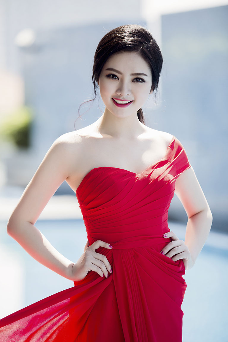 Mảnh đất Thanh Hóa là nơi sinh ra rất nhiều người đẹp, người tài . Nơi đây cũng là mảnh đất sinh ra nhiều người đẹp như : Nguyễn Thị Ngọc Anh – Hoa hậu các dân tộc Việt Nam 2013 , Tường Vy – Hoa hậu thế giới người Việt 2014. Mảnh đất Thanh Hóa là nơi sinh ra rất nhiều người đẹp, người tài . Nơi đây cũng là mảnh đất sinh ra nhiều người đẹp như : Nguyễn Thị Ngọc Anh – Hoa hậu các dân tộc Việt Nam 2013 , Tường Vy – Hoa hậu thế giới người Việt 2014.