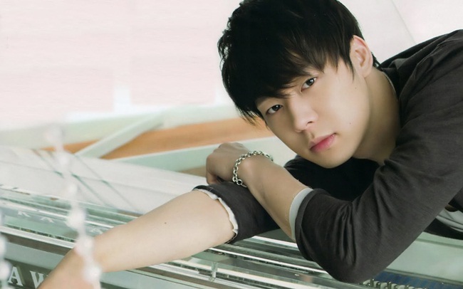Sau khi Rooftop Prince kết thúc, Yoocchun tham gia bộ phim truyền hình I Miss You - là một bộ phim buồn với những cảnh quay đẫm nước mắt. Trái ngược với những bộ phim trước đây của cả Park Yoo Chun và Yoon Eun Hye, phông màu u ám của bộ phim I Miss You càng tăng thêm sự quan tâm của người hâm hộ đối với bộ phim tiếp theo của nam diễn viên trẻ tài năng này. 