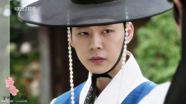 Sau này Yoochun tiết kiệm tiền, mua được keyboard và tự học chơi piano. Là một nghệ sĩ bẩm sinh, tài năng ca hát của anh ấy được phát hiện khi tham gia vào cuộc thi American Singing Competion ở Virginia và giành giải nhất. Sau đó anh ấy nhận một cơ hội về Hàn để tham gia thử giọng cho SM Entertainment ở Hàn và đã trở thành trainee. Yoochun cũng tham gia KBN cuộc thi hát dành cho tuổi teen vào năm 2003 và đã giành giải đặc biệt.