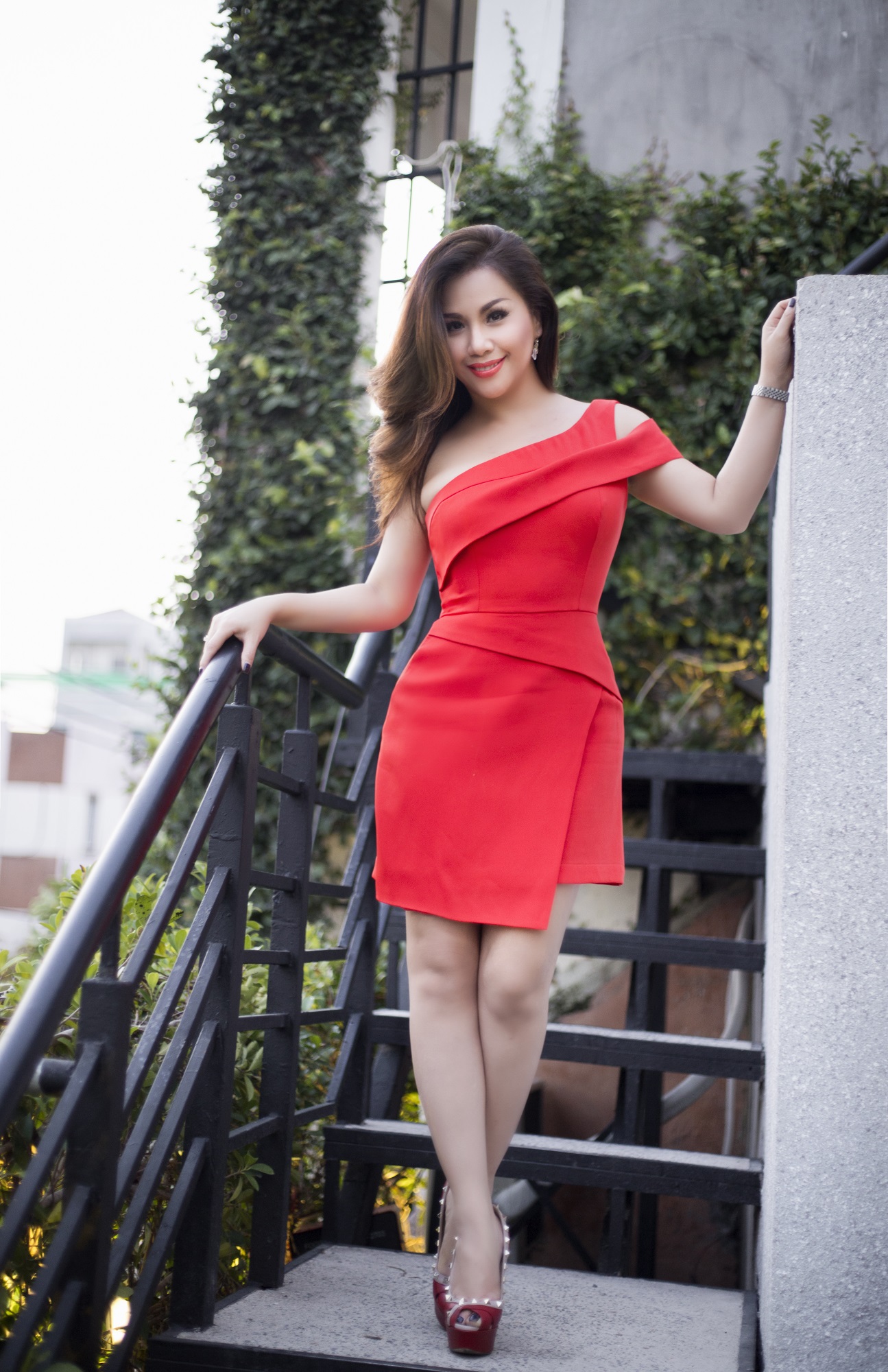 Đối với Minh Tuyết, cô cảm thấy rất hào hứng với sự kết hợp này. “Noo là một trong những nam ca sĩ nổi tiếng nhất của Việt Nam hiện nay với lượng fan đông đảo. Minh Tuyết thường theo dõi thông tin trên báo chí, facebook và thấy rằng Noo tuy còn trẻ nhưng đã xây dựng vị trí vững vàng trong làng giải trí Việt Nam. Sự kết hợp của Minh Tuyết với Noo Phước Thịnh chắc chắn sẽ là một điều mới mẻ đối với khán giả truyền hình”.