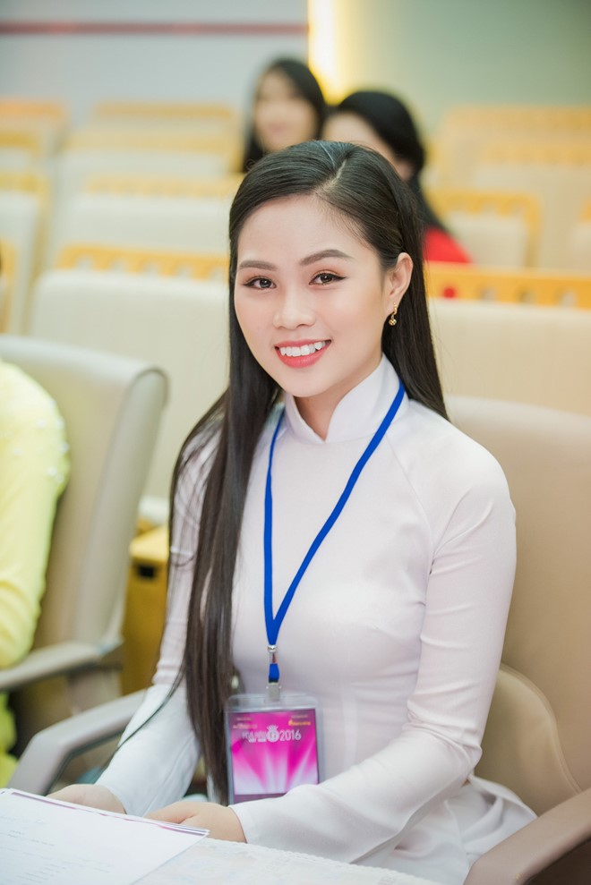  So với những thí sinh đến từ các vùng miền khác, các nhan sắc đến từ thành phố Hồ Chí Minh nổi bật với vẻ đẹp năng động và hiện đại. 