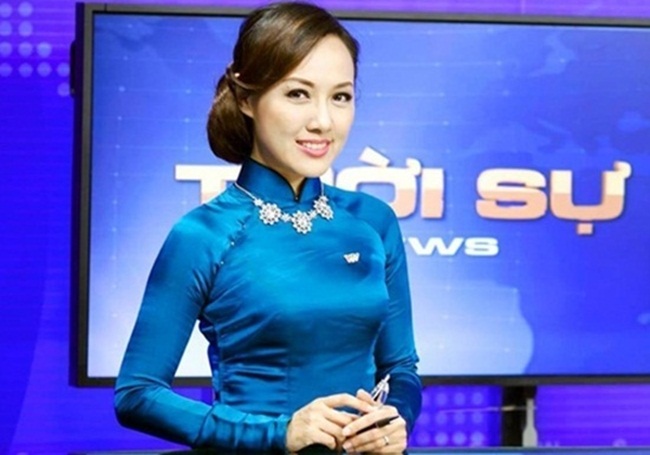 BTV Hoài Anh sinh năm 1980 là MC nói giọng miền Nam đầu tiên của chương trình thời sự lúc 19 giờ hàng ngày trên VTV.