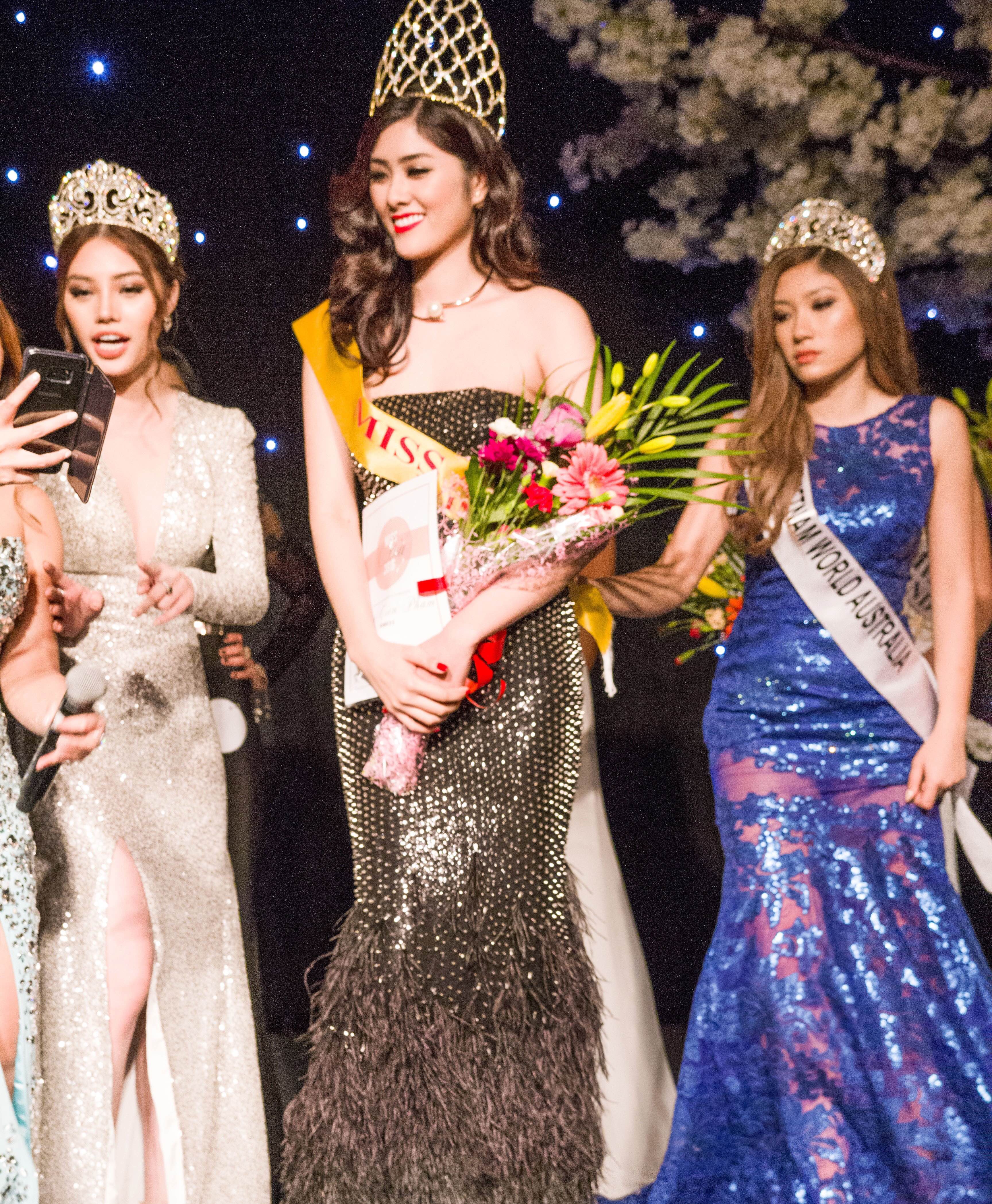 Có thể nói rằng, đây là một điều quá bất ngờ đối với công chúng. Vì trước đấy, mọi người có biết là cô đang có chuyến du lịch và nghỉ ngơi tại Úc sau thời gian làm việc với lịch trình dày đặc
