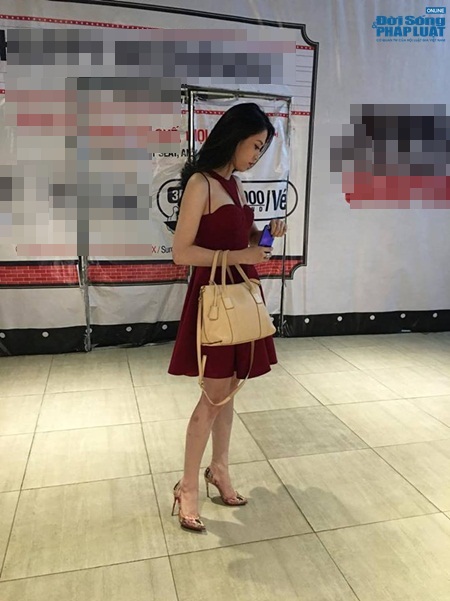 Nói về sự việc này, Thu Vũ đã lên tiếng xin lỗi người hâm mộ. Mới đây, cô được bắt gặp đi xem phim nhưng tránh mặt mọi người.