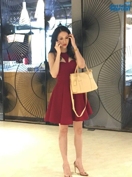 Theo đó, Thu Vũ phát âm tiếng Anh không tốt khiến những người có mặt khó hiểu và cười ồ.