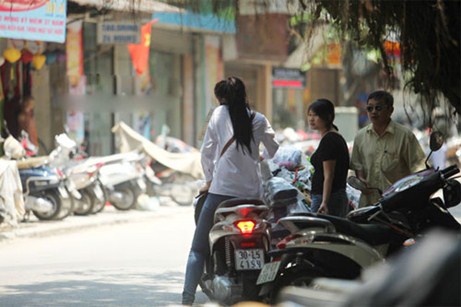 Hình ảnh này của Hồng Quế khiến người đẹp một thời điêu đứng.