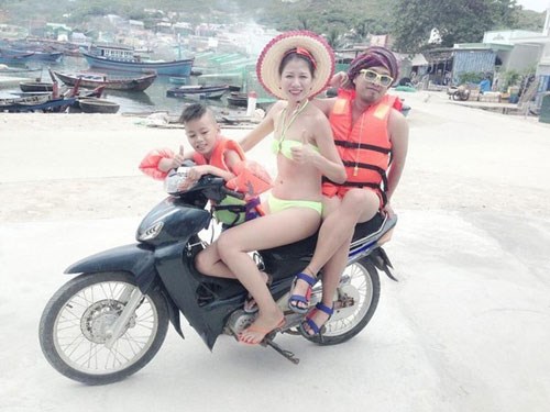 Cựu mẫu Trang Trần khó lòng ghi điểm trong lòng công chúng với hình ảnh này. 