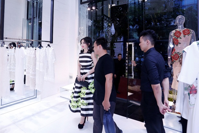 Trong 13Win15.com kèo nhà cái uy tín, Giáng My được đánh gia là người  phụ nữ hoàn hảo, ''cầm kỳ thi họa đủ mùi ca ngâm''. Giáng My còn có một biệt tài, cô có thể ngẫu hững làm thơ và đối thơ với những thi nhân kiệt xuất. 