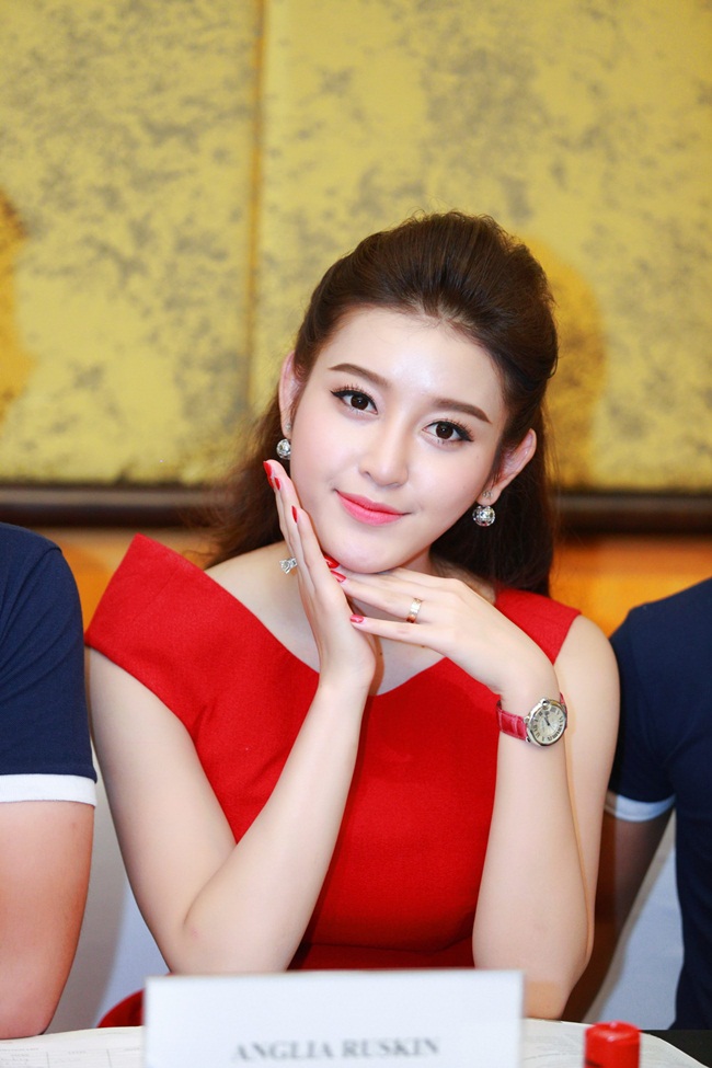 Á hậu cho biết đi du học cô biết tự lập và lo cho bản thân nhiều hơn, đồng thời cũng học hỏi thêm được rất nhiều kiến thức về văn hoá, ẩm thực, truyền thống của nước Anh. Huyền My cũng rất vui vì có thêm nhiều mối quan hệ và được tiếp xúc với các du học sinh khác đến từ rất nhiều nơi trên thế giới. Cô cho rằng, với một du học sinh, ngoài tính tự lập và biết làm việc nhóm thì quan trọng nhất đó phải là biết giữ mình vượt qua những cám dỗ khi xa Đăng ký và nhận 60K 24 bao lì xì miễn phí mỗi ngày và sinh sống trong một 13Win. app không bị chặn năng động như nước Anh.