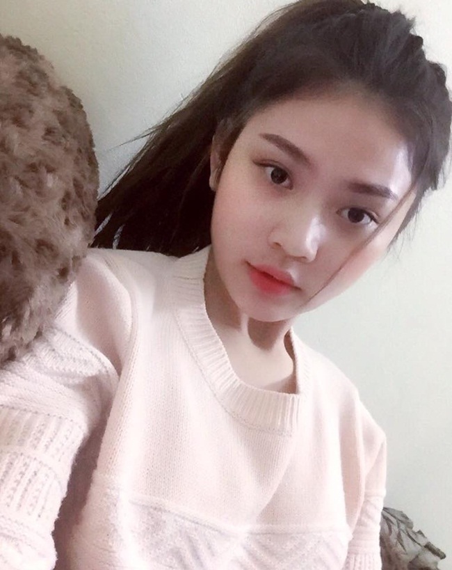 Ngắm những hình ảnh đời thường xinh đẹp của Chúng Huyền Thanh. Ảnh: FBNV.