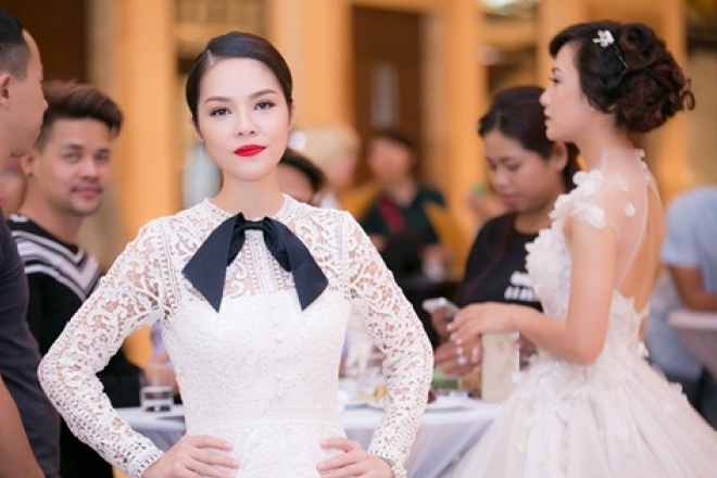 Dương Cẩm Lynh và Tinna Tình công khai 'không đội trời chung'.