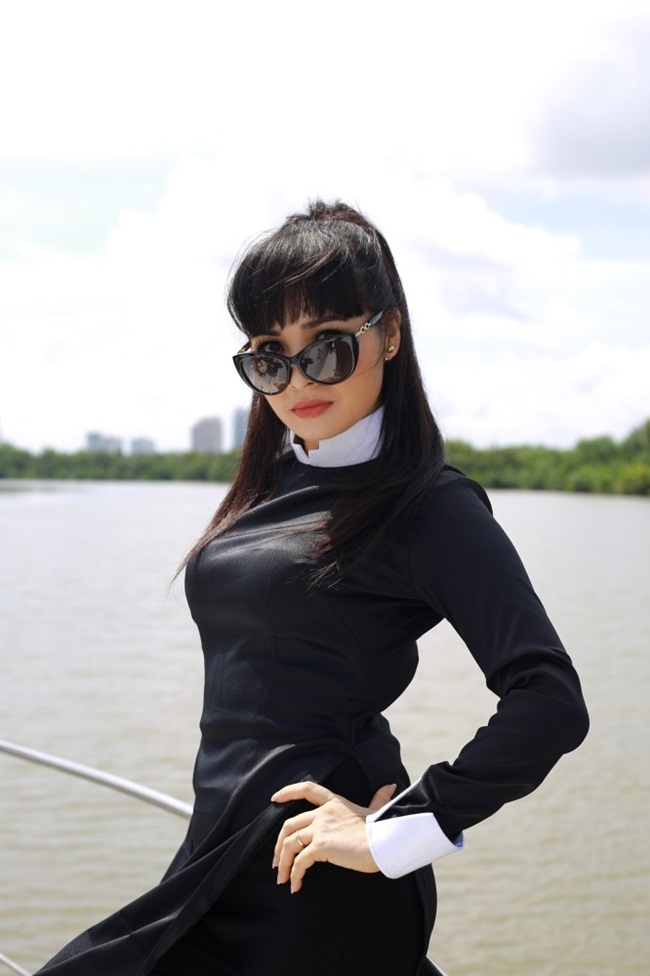 Nhưng với sự yêu nghề, tâm huyết với chương trình và bằng kinh nghiệm bản thân. Trước tiên Trang Nhung muốn cống hiến cho chương trình để đây là một truyền hình thực tế hấp dẫn và sạch sẽ. 