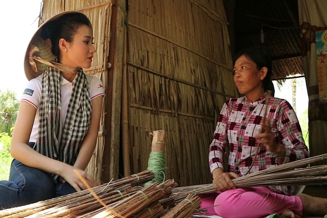 Người đẹp Hoàng Thị Quỳnh Loan là thí sinh tiếp theo của chương trình. Quỳnh Loan năm nay 18 tuổi và hiện đang theo học trường Cao đẳng Sư phạm Huế. Người đẹp miền Trung với chất giọng Huế đặc trưng mang đến thông điệp: “Dù số phận mang đến điều gì, đừng sợ hãi mà hãy hành động”.