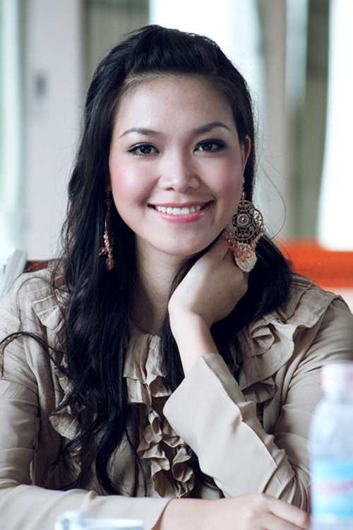 Về sau này, song song với các hoạt động thiện nguyện, cô còn tham gia các hoạt động nghệ thuật với tư cách là người mẫu.