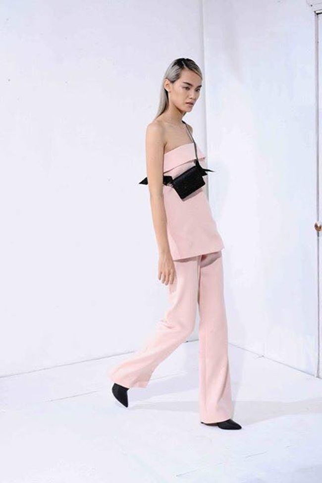 Thử thách phối trang phục này trải qua những vòng loại trực tiếp, 3 thí sinh xuất sắc nhất tiếp tục chiến đấu trong trang phục của NTK Đặng Hải Yến. Strapless Pink Suit một trong những mẫu thiết kế được yêu thích hiện nay nhưng đồng thời là một bài toán khó nhằn và đầy thách thức dành cho các thí sinh. Thiết kế phóng khoáng và thời thượng này cũng là một nét riêng biệt giữa làng thời trang nên việc phối sao cho phù hợp là một vấn đề khó khăn. Và có thể đấy là khởi nguồn của những sự tranh cãi.