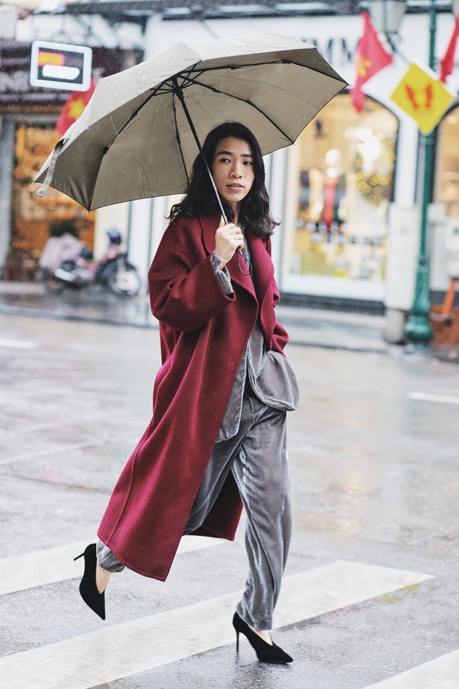 Một bộ khác có thiết kế dáng vest