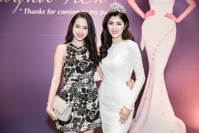 . Đó như một cột mốc mới của cuộc đời cô, mở ra những hành trình mới trên chặng đường nghệ thuật. Với nhiều lợi thế trời phú cùng sự nỗ lực không ngừng, Huỳnh Tiên hứa hẹn sẽ là một nhân tố tích cực đầy hy vọng của làng giải trí.