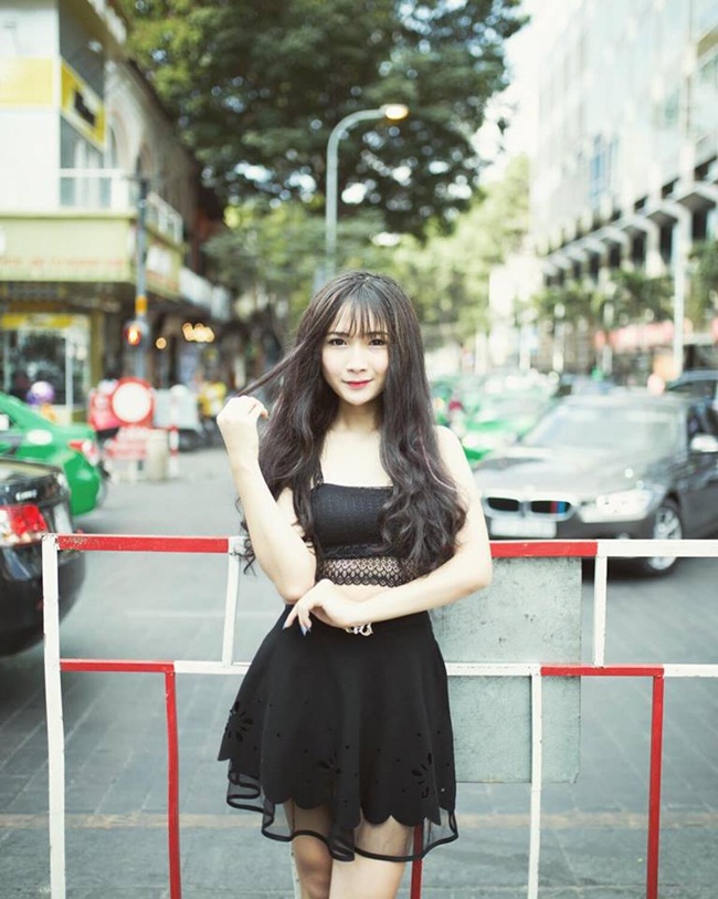 Sau khi hết thuốc mê và giảm đau thì cảm giác đau đớn bắt đầu xuất hiện. Nhưng nghĩ tới ước mơ và sự khao khát cháy bỏng trở thành một cô gái thực sự đã khiến mọi sự đau đớn đó gần như tan biến. 