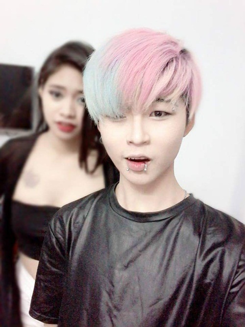 'Trước đây thời còn thời còn đi học , mọi người đều nói mình mắt một mí là thiếu thiện cảm. Mình cũng từng ước có được đôi mắt hai mí như mọi người. Nhưng càng lớn mình càng thấy thích đôi mắt của mình hơn vì nó khác mọi người. Và hơn hết đây là đặc điểm do bố mẹ sinh mình ra, mình trân trọng và không muốn thay đổi'- Gin nói.