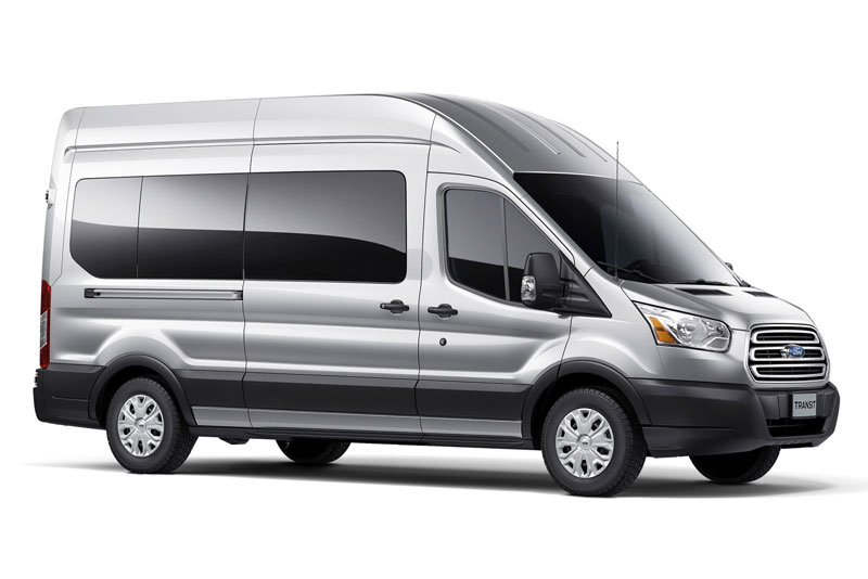 Dòng Ford Transit đứng thứ 10 với 317 chiếc.