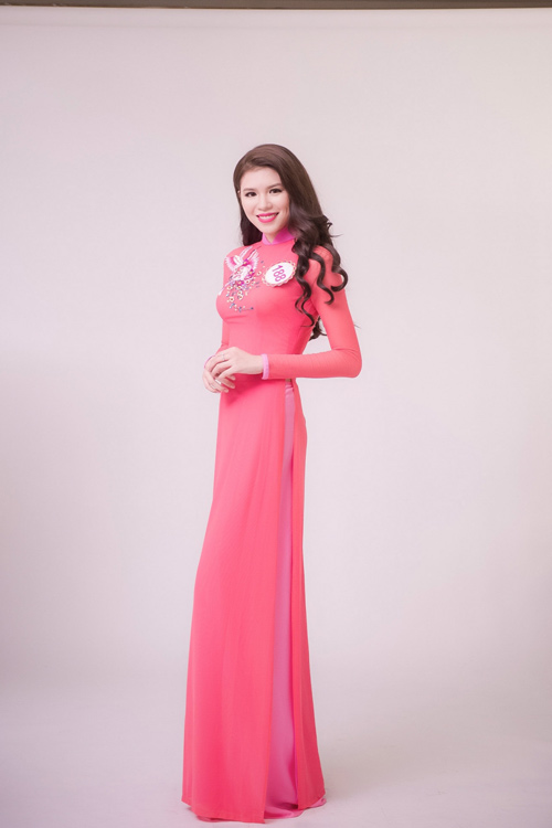 Sau khi hoàn thành công việc chụp ảnh, các người đẹp sẽ tham gia nhiều hoạt động tại Tuần Châu, Quảng Ninh từ ngày 11.7.