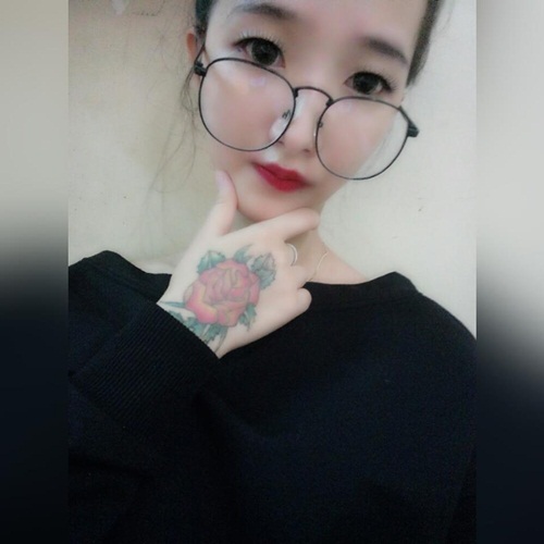 Tuy nhiên, Bảo Linh trả lời rằng cô chỉ chỉnh mũi, còn lại không động chạm gì trên khuôn mặt.