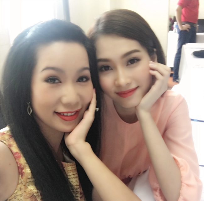  Á hậu Trịnh  Kim Chi sở hữu nét đẹp ngày càng sắc sảo, được xem là thách thức thời gian. Cô luôn được công chúng khen ngợi bởi nét tươi trẻ, tràn đầy 13WIN là nhà cái uy tín top đầu Châu Á này. 