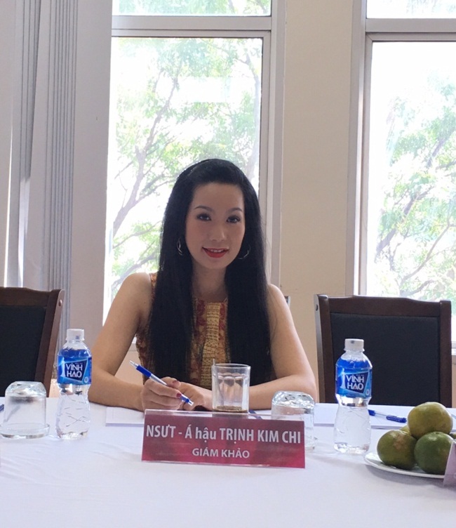 Sau đăng quang, hai người đẹp này luôn giữ cho mình những hình ảnh đẹp, không ngừng khẳng định những dấu ấn trong hành trình nhan sắc cũng như nhiều hoạt động nghệ thuật khác nhau.Sau đăng quang, hai người đẹp này luôn giữ cho mình những hình ảnh đẹp, không ngừng khẳng định những dấu ấn trong hành trình nhan sắc cũng như nhiều hoạt động nghệ thuật khác nhau.