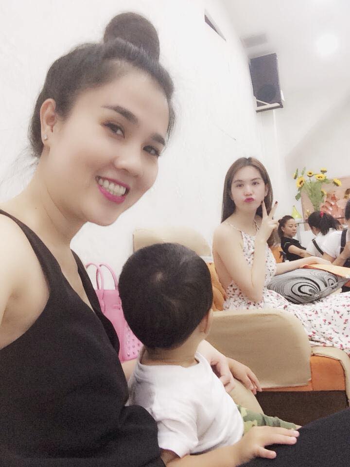 Ngắm thêm những hình ảnh gợi cảm của hai chị em Ngọc Trinh.