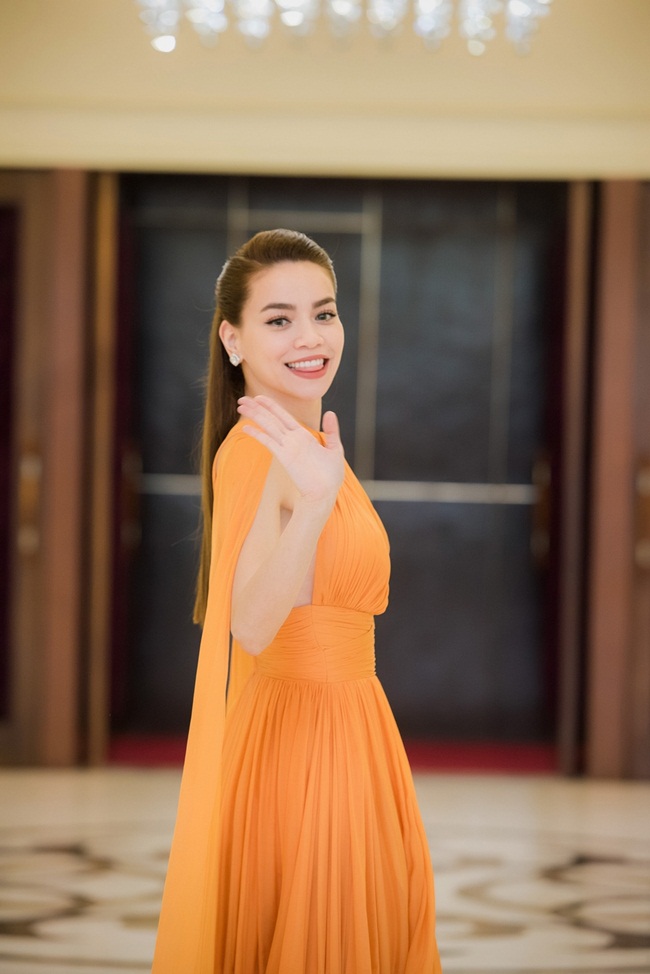 Đêm nhạc được thực hiện bởi Đông Đô Show, và tổng đạo diễn của chương trình là đạo diễn Nguyễn Việt Thanh.