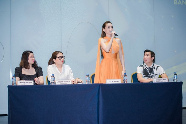 Phần biên tập chương trình do chính Hồ Ngọc Hà thực hiện, với những ca khúc ballad của nhiều nhạc sỹ nổi tiếng. 