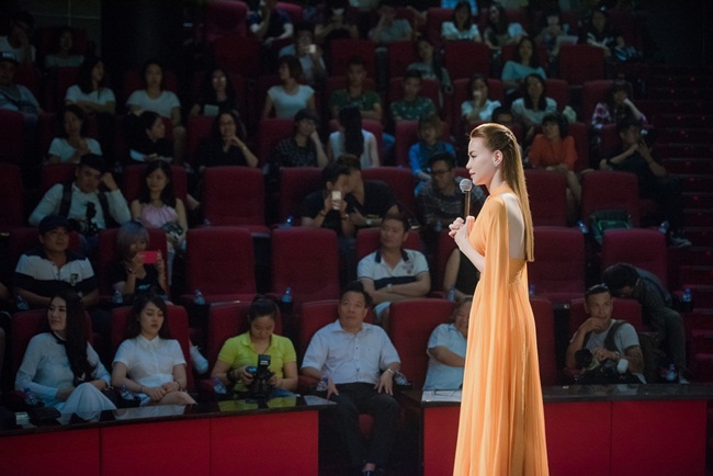 Với đòn bẩy thành công của đêm nhạc Love Songs, Hồ Ngọc Hà đang chuẩn bị thu âm và phát hành CD Love Songs 3 trong khoảng thời gian sớm nhất. 