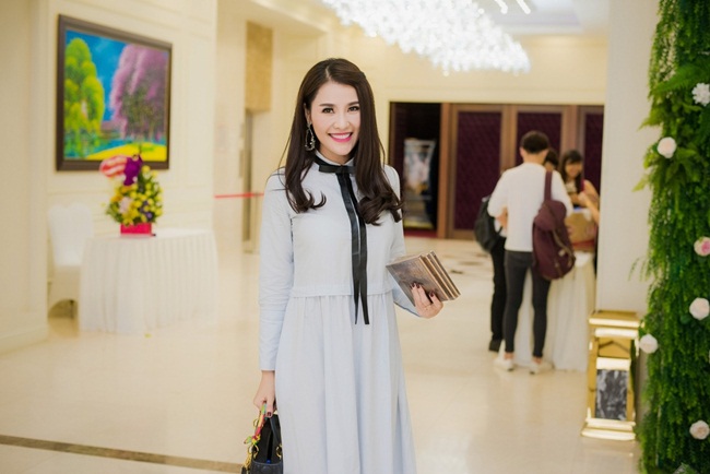 Quế Vân cũng đến ủng hộ bạn thân Hồ Ngọc Hà.