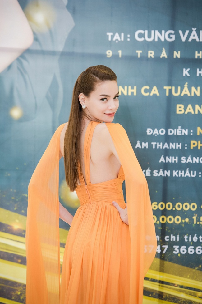 Hồ Ngọc Hà biểu diễn xuyên suốt với gần 20 ca khúc cùng ban nhạc sống trong khoảng thời gian 90 phút. Đây là thông tin chính thức, được Hồ Ngọc Hà và ê-kíp đưa ra vào đầu tháng 7, cũng là lúc cô bắt đầu chuẩn bị phần ca khúc và những điều bất ngờ cho chương trình đặc biệt này.