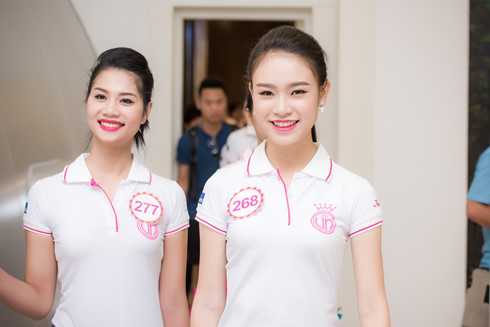 Em cho là mình sẽ không biết bản thân mình có thể làm được những gì nếu mình không thử. Vì vậy, em luôn đặt ra cho mình những áp lực để từng bước vượt qua. Hoa hậu Việt Nam là cuộc thi mà em nghĩ mình có những tố chất có thể đáp ứng được tiêu chí của ban tổ chức, vì vậy em mạnh dạn tham gia, cũng là để có một dấu ấn đẹp cho tuổi trẻ của mình”.
