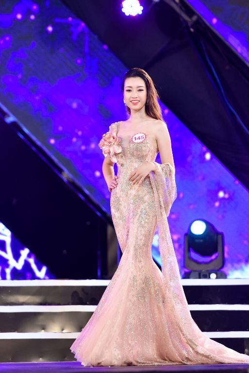 Mỹ Linh đang là sinh viên ĐH Ngoại Thương.
