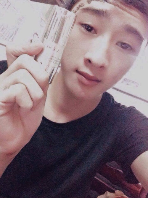 Mỗi bức ảnh của Hoàng Phúc đăng trên trang cá nhân đều nhận được hàng nghìn lượt like và bình luận.