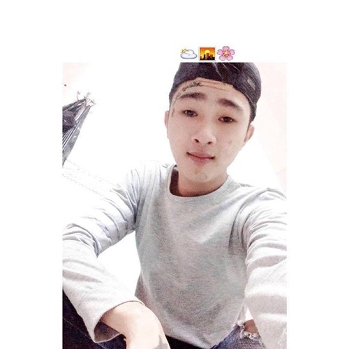 Hình xăm này là tên của Hoàng Phúc luôn.