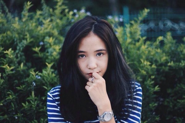 Hot girl Salim cũng sở hữu chiếc đồng hồ Marc By Marc Jacobs giống với mẫu của Chi Pu.
